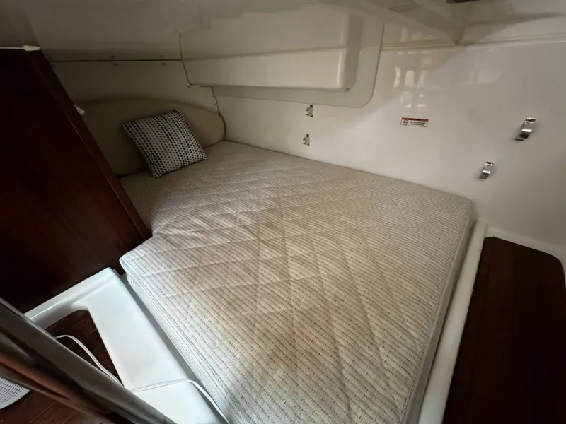 Slide: The Image of Pursuit OS 385 Offshore 2022 - 7160109