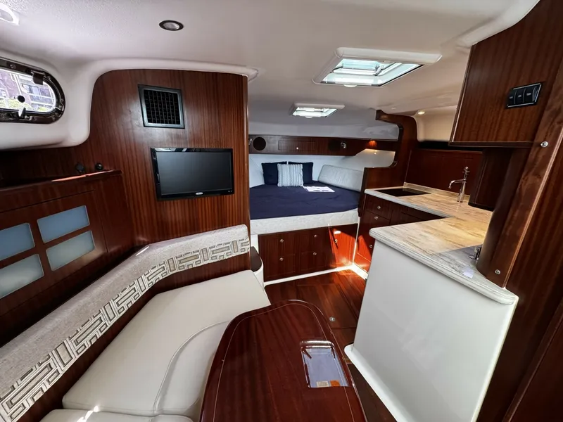 Slide: The Image of Pursuit OS 385 Offshore 2022 - 7160117
