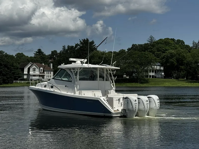 Slide: The Image of Pursuit OS 385 Offshore 2022 - 7160143