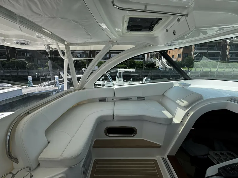 Slide: The Image of Pursuit OS 385 Offshore 2022 - 7160105