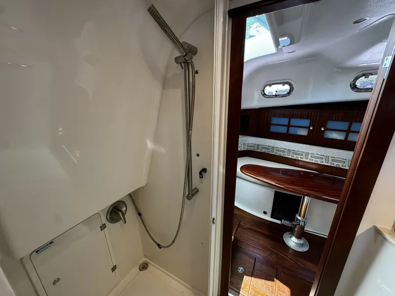 Slide: The Image of Pursuit OS 385 Offshore 2022 - 7160113