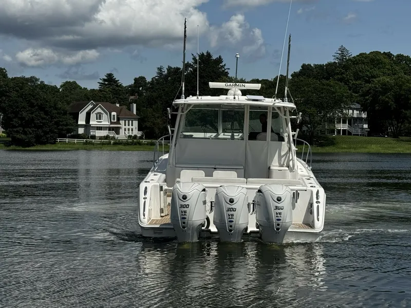 Slide: The Image of Pursuit OS 385 Offshore 2022 - 7160145