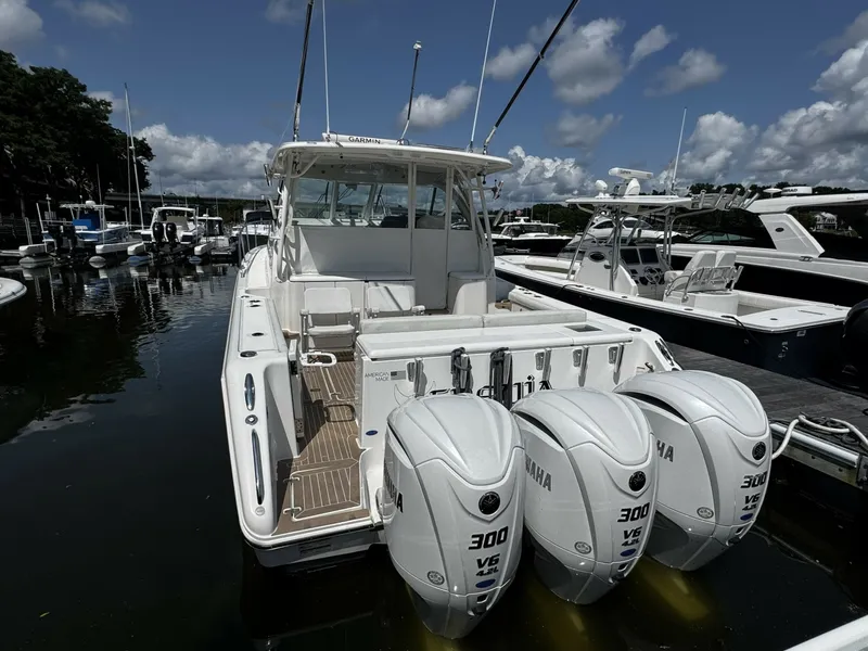 Slide: The Image of Pursuit OS 385 Offshore 2022 - 7160306