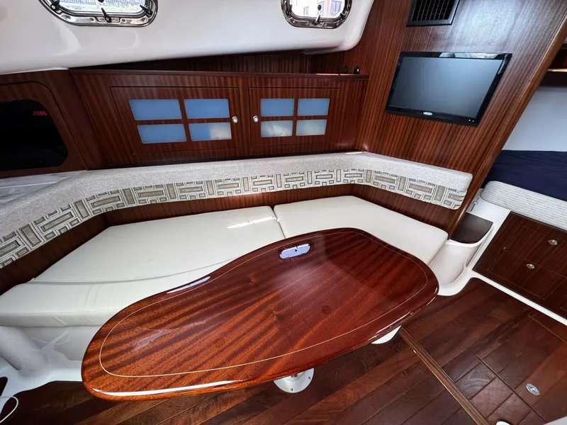 Slide: The Image of Pursuit OS 385 Offshore 2022 - 7160116