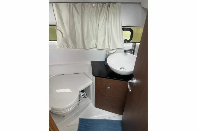 Slide: The Image of Jeanneau NC WEEKENDER 895 2024 - 7160972