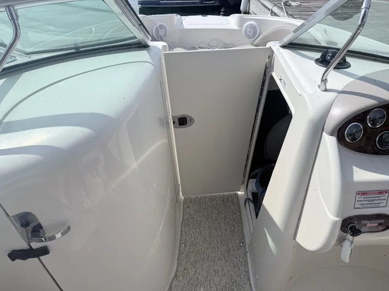 Slide: The Image of Sea Ray 220 Sundeck 2003 - 7160275