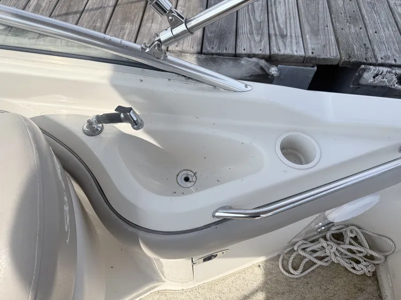Slide: The Image of Sea Ray 220 Sundeck 2003 - 7160267