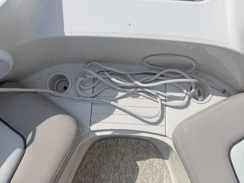 Slide: The Image of Sea Ray 220 Sundeck 2003 - 7160280