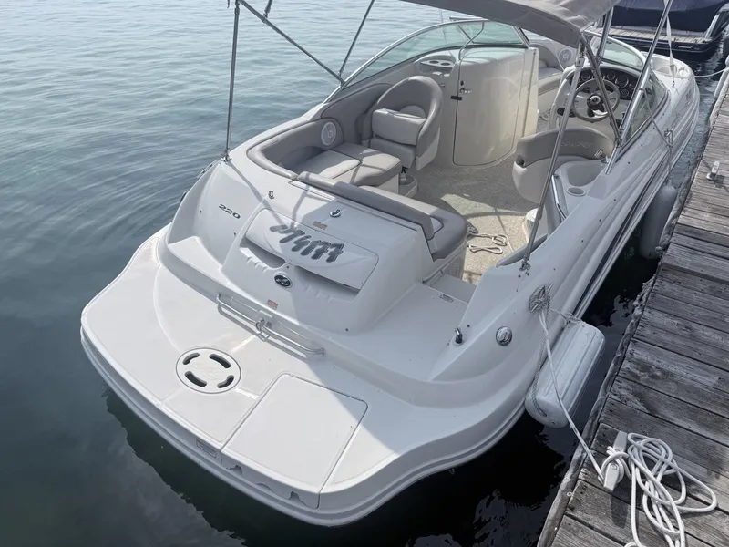 Slide: The Image of Sea Ray 220 Sundeck 2003 - 7160256