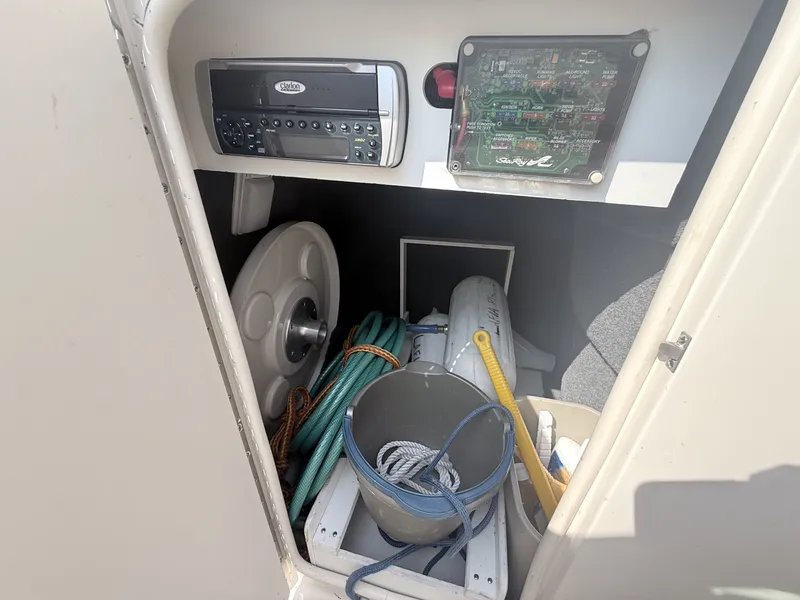 Slide: The Image of Sea Ray 220 Sundeck 2003 - 7160273