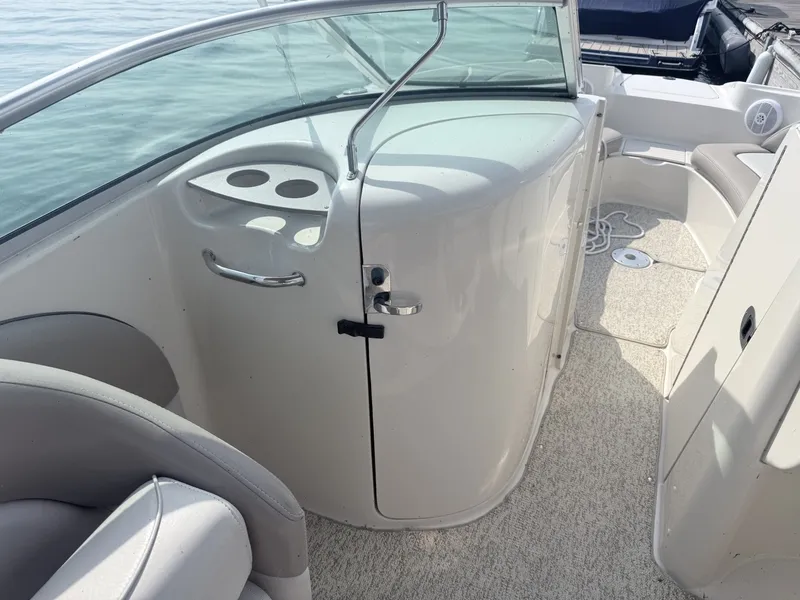 Slide: The Image of Sea Ray 220 Sundeck 2003 - 7160263