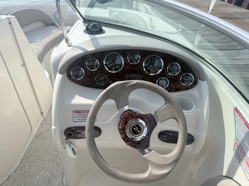 Slide: The Image of Sea Ray 220 Sundeck 2003 - 7160270