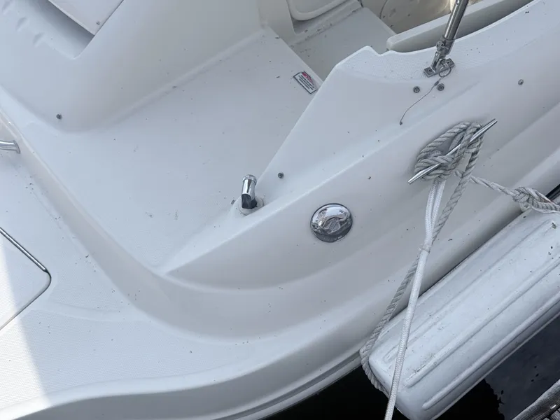 Slide: The Image of Sea Ray 220 Sundeck 2003 - 7160257