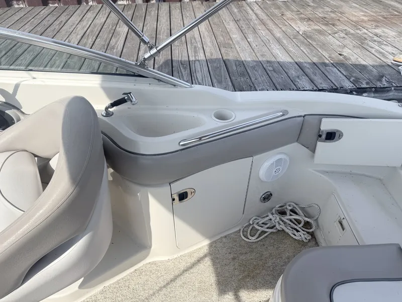 Slide: The Image of Sea Ray 220 Sundeck 2003 - 7160265
