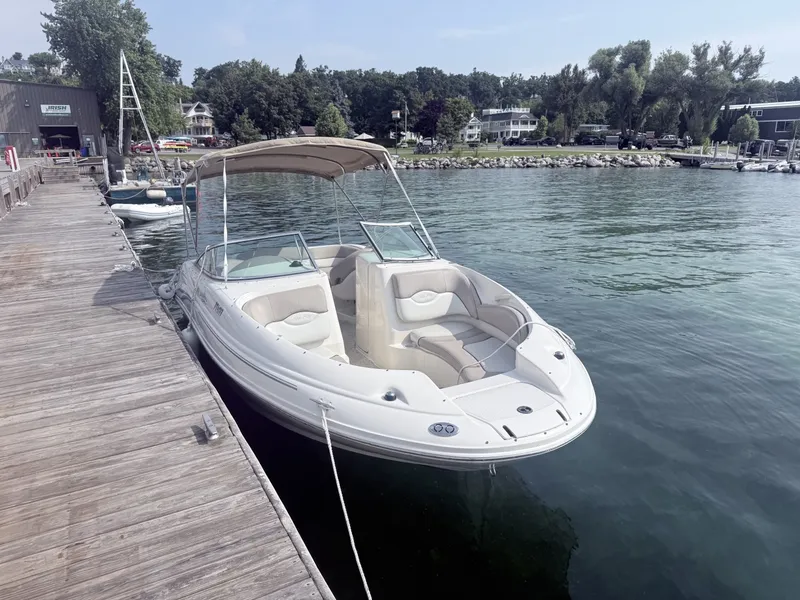 Slide: The Image of Sea Ray 220 Sundeck 2003 - 7160255