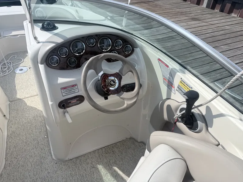 Slide: The Image of Sea Ray 220 Sundeck 2003 - 7160268