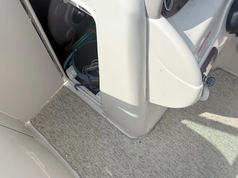 Slide: The Image of Sea Ray 220 Sundeck 2003 - 7160274