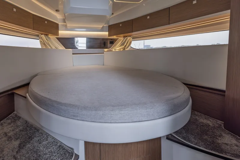 Slide: The Image of Jeanneau NC 1095 Weekender 2023 - 7160312