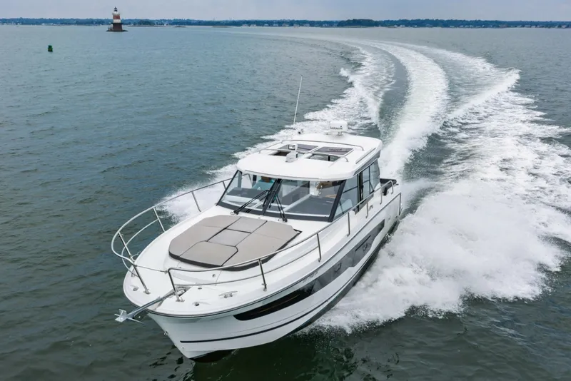 Slide: The Image of Jeanneau NC 1095 Weekender 2023 - 7160293