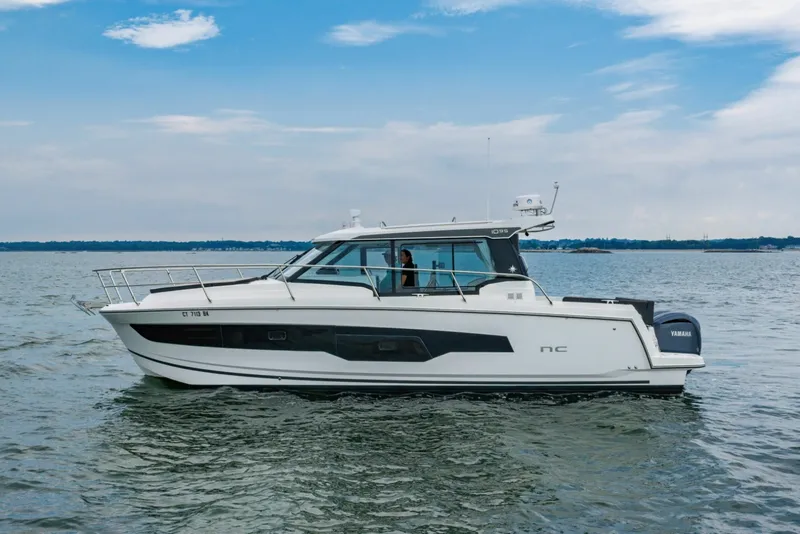 Slide: The Image of Jeanneau NC 1095 Weekender 2023 - 7160296