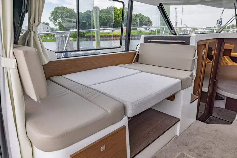 Slide: The Image of Jeanneau NC 1095 Weekender 2023 - 7160333