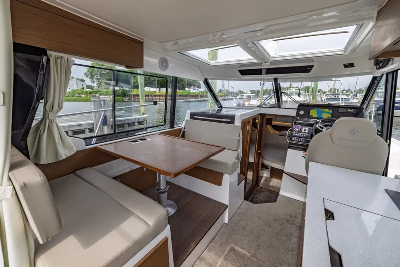 Slide: The Image of Jeanneau NC 1095 Weekender 2023 - 7160324