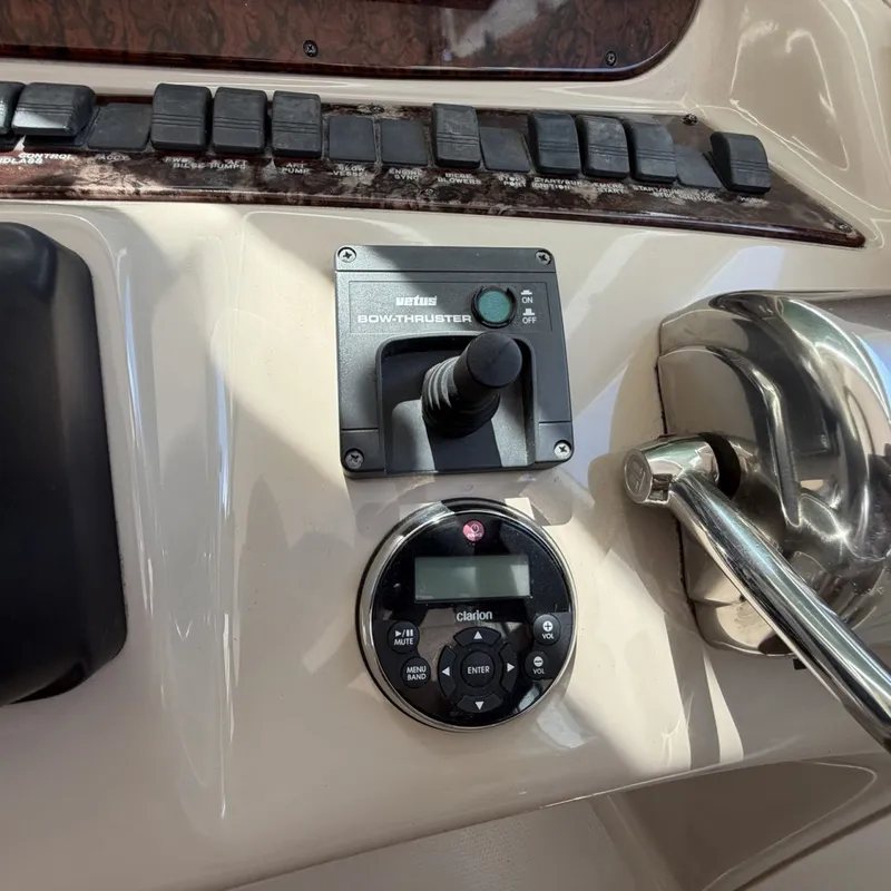 Slide: The Image of Sea Ray 480 Motor Yacht 2002 - 7160641