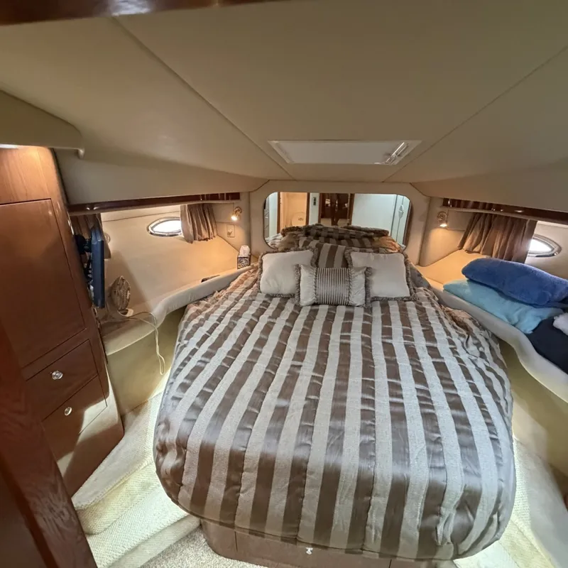 Slide: The Image of Sea Ray 480 Motor Yacht 2002 - 7160668
