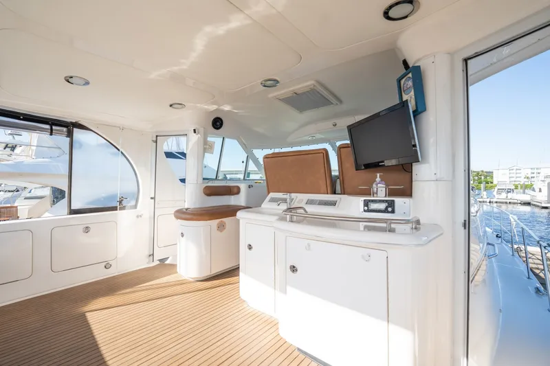Slide: The Image of Sea Ray 480 Motor Yacht 2002 - 8671934
