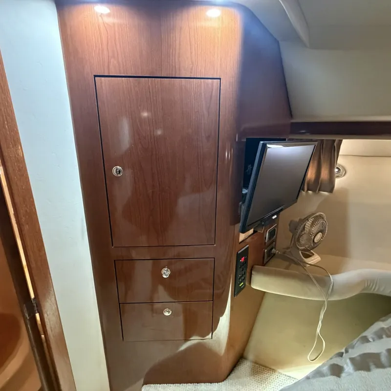Slide: The Image of Sea Ray 480 Motor Yacht 2002 - 7160671