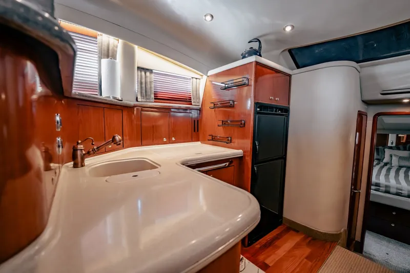 Slide: The Image of Sea Ray 480 Motor Yacht 2002 - 8671959