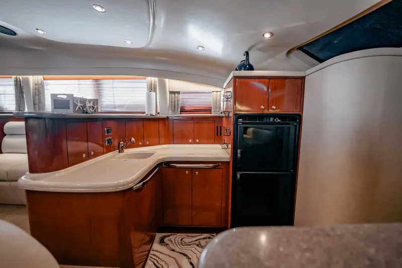 Slide: The Image of Sea Ray 480 Motor Yacht 2002 - 8671957