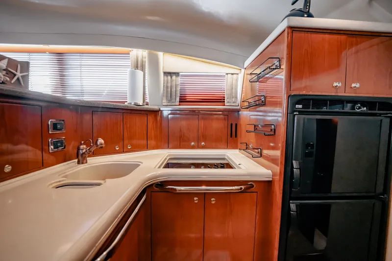 Slide: The Image of Sea Ray 480 Motor Yacht 2002 - 8671958