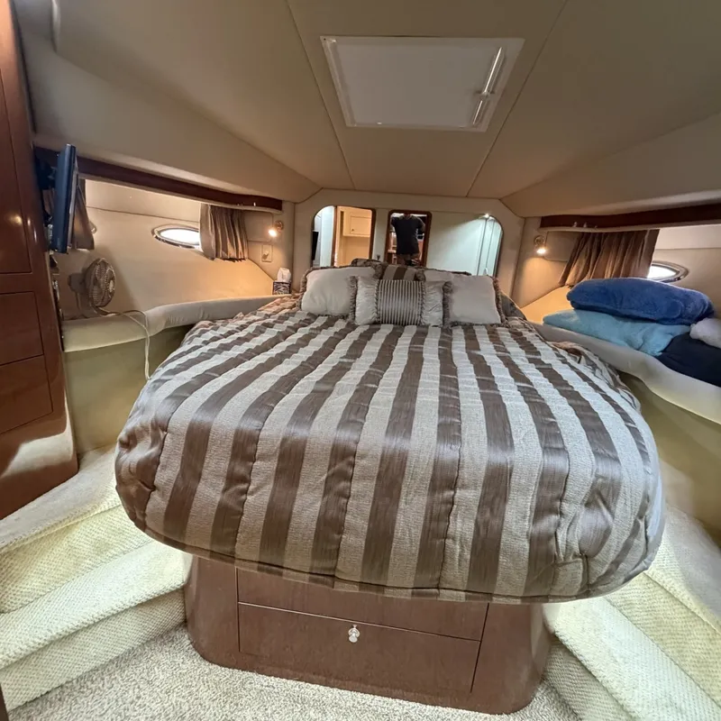 Slide: The Image of Sea Ray 480 Motor Yacht 2002 - 7160669