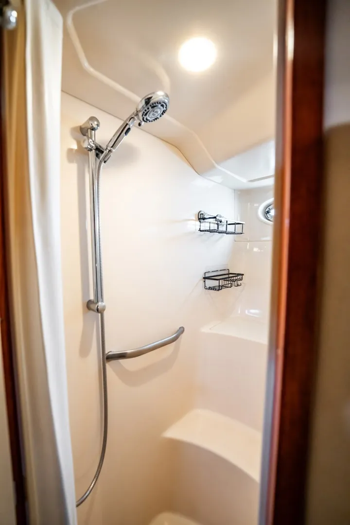 Slide: The Image of Sea Ray 480 Motor Yacht 2002 - 8671973