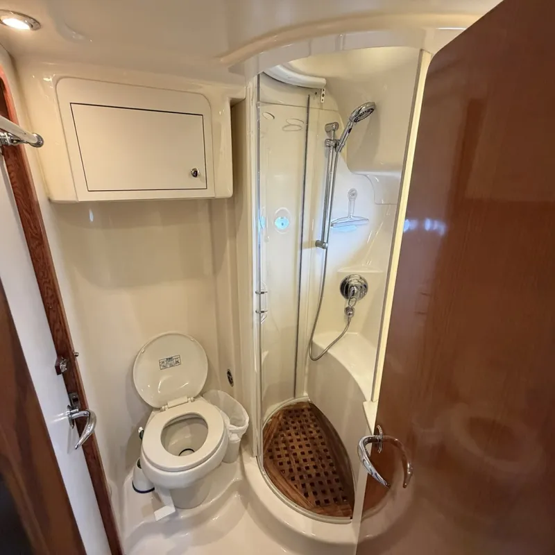 Slide: The Image of Sea Ray 480 Motor Yacht 2002 - 7160667