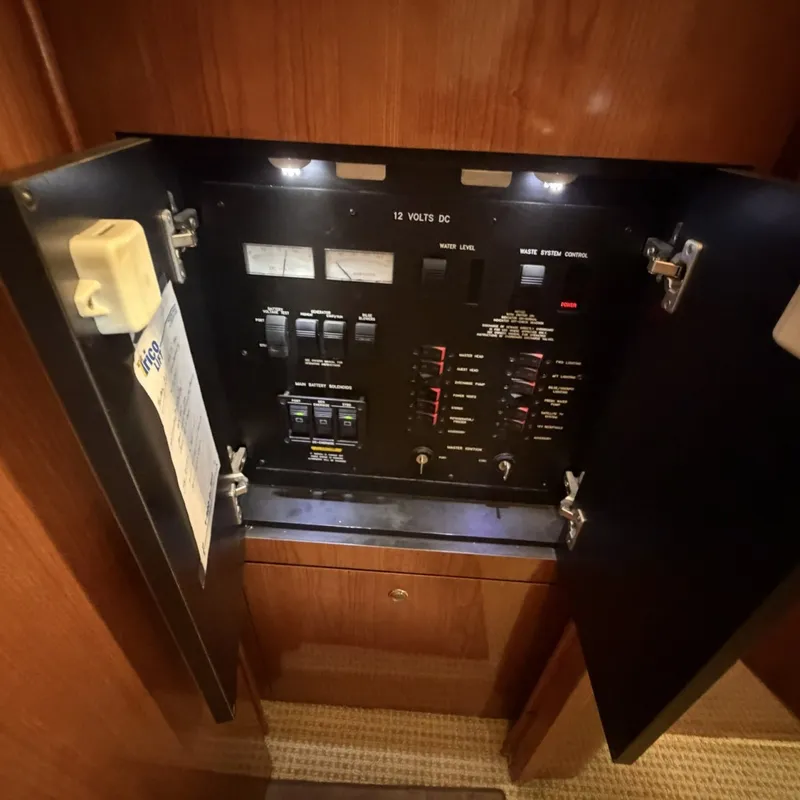 Slide: The Image of Sea Ray 480 Motor Yacht 2002 - 7160655