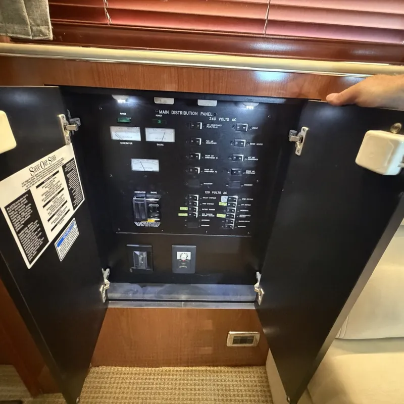 Slide: The Image of Sea Ray 480 Motor Yacht 2002 - 7160658