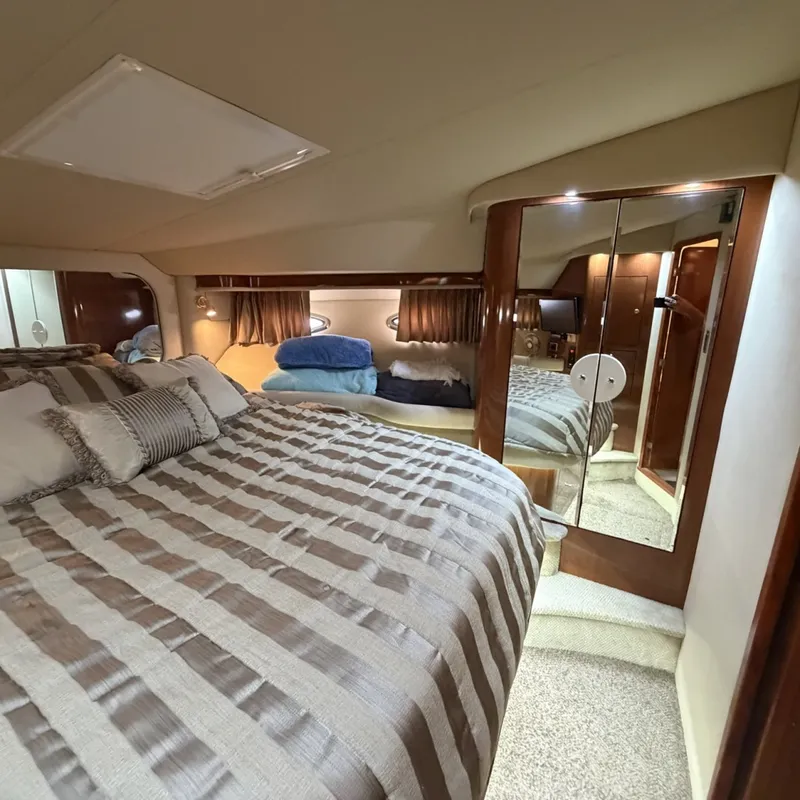 Slide: The Image of Sea Ray 480 Motor Yacht 2002 - 7160672