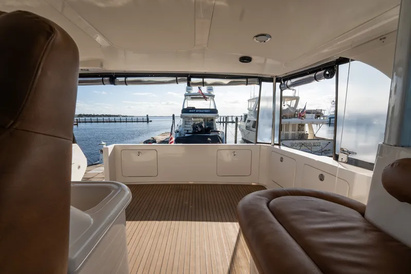 Slide: The Image of Sea Ray 480 Motor Yacht 2002 - 8671935