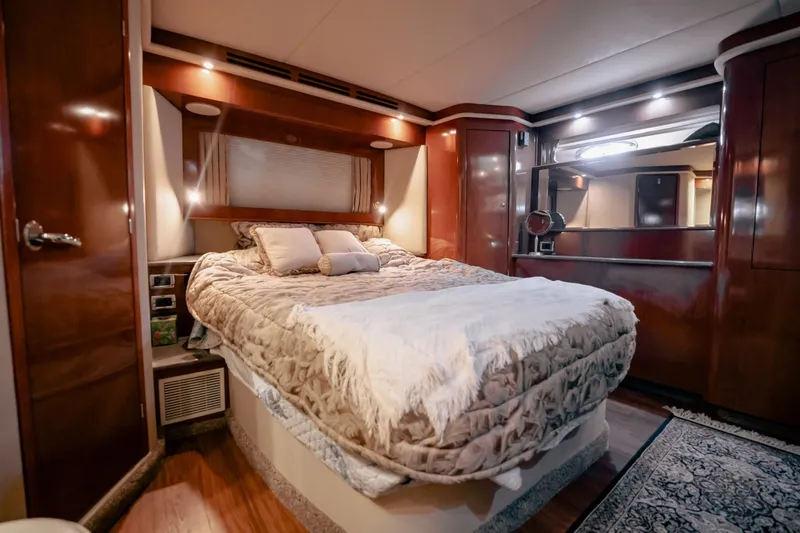 Slide: The Image of Sea Ray 480 Motor Yacht 2002 - 8671976