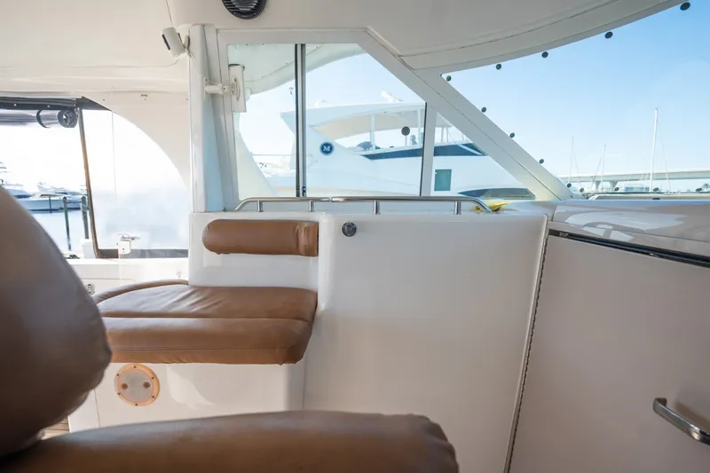 Slide: The Image of Sea Ray 480 Motor Yacht 2002 - 8671937
