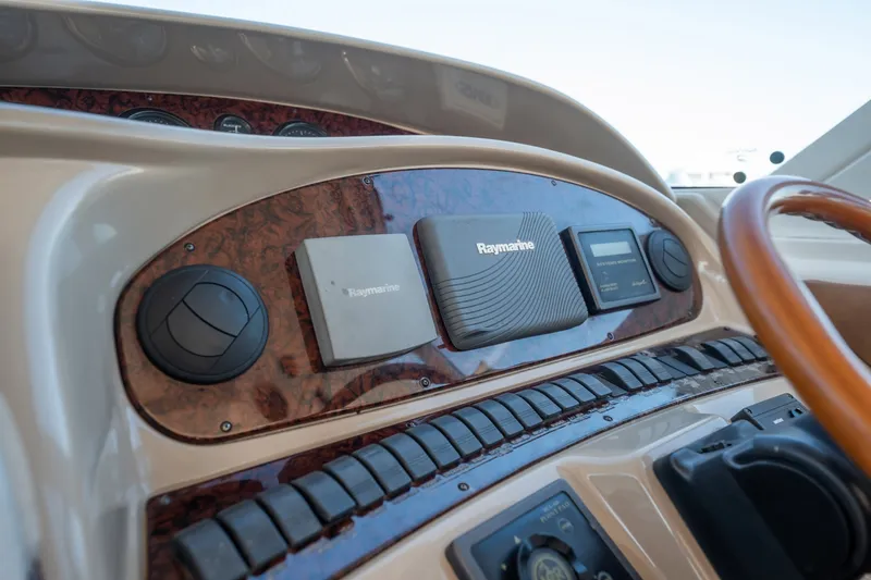Slide: The Image of Sea Ray 480 Motor Yacht 2002 - 8671945