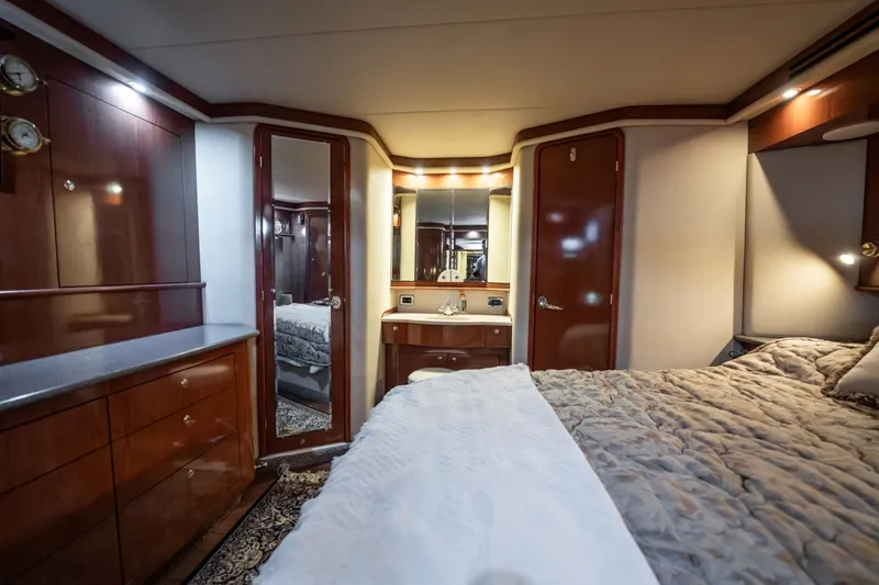 Slide: The Image of Sea Ray 480 Motor Yacht 2002 - 8671968