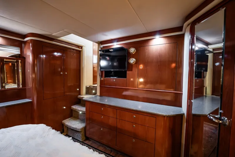 Slide: The Image of Sea Ray 480 Motor Yacht 2002 - 8671964