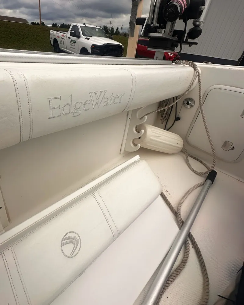 Slide: The Image of Edgewater 255 Express 2001 - 7160708