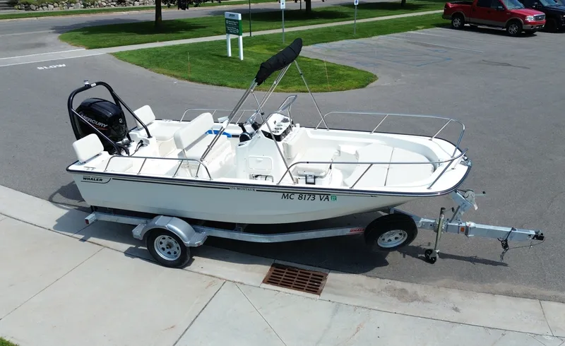 The Image of Boston Whaler 17 Montauk 2024 - undefined