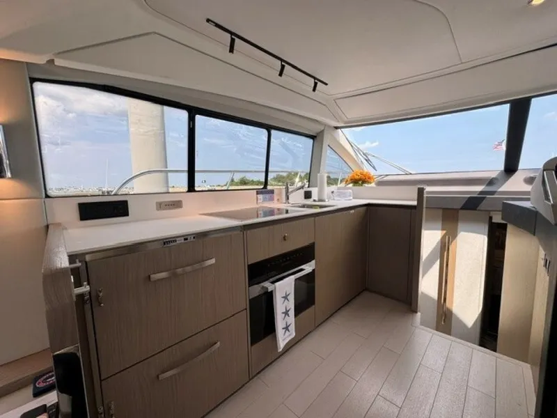 Slide: The Image of Azimut 50FLY 2023 - 7160923