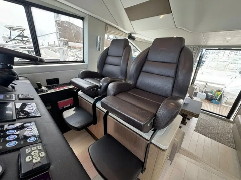 Slide: The Image of Azimut 50FLY 2023 - 7160926