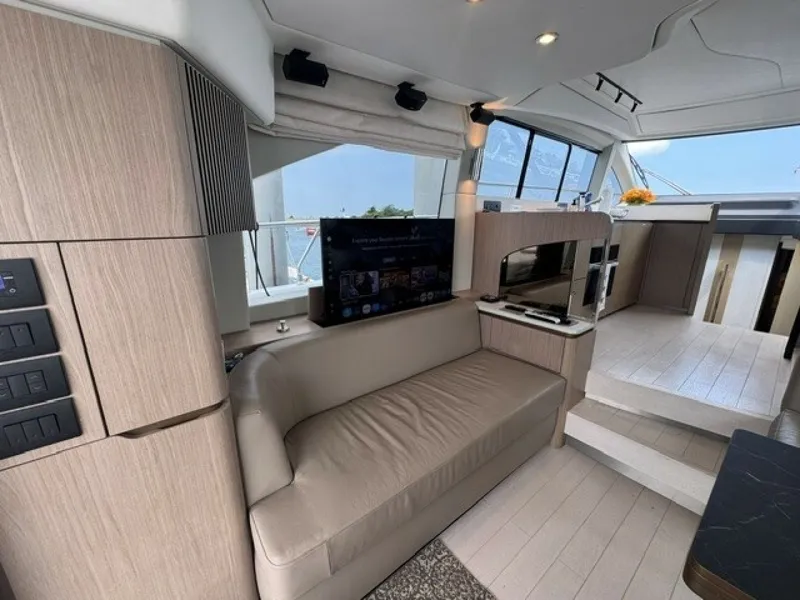 Slide: The Image of Azimut 50FLY 2023 - 7160922